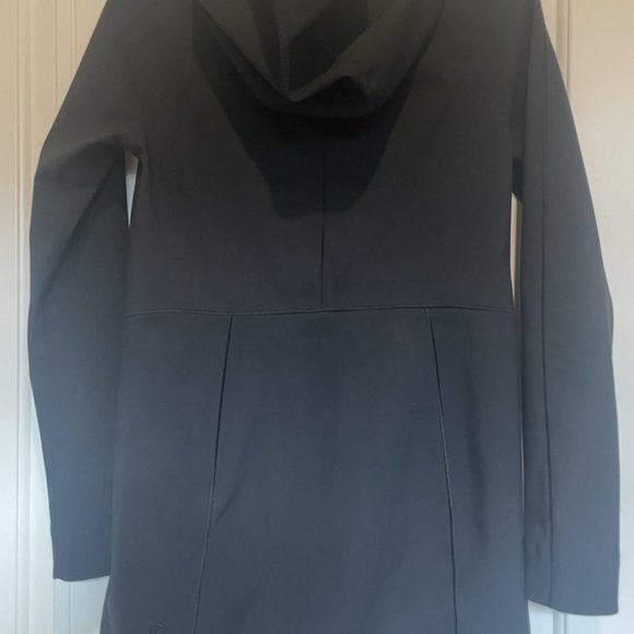 Rare Lululemon Glyde Along Softshell Black Size 2 - Picture 6 of 11